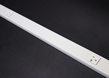 V24GB618 Steel Plugmold® Multioutlet Strip