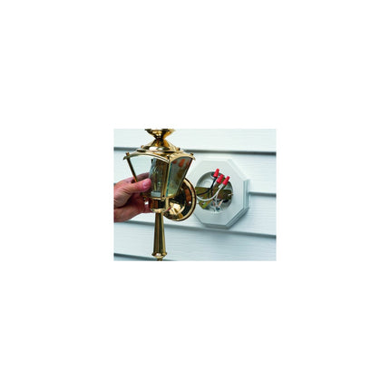 Siding mounting kit with built in electrical box. 6.8 cubic inch box.Kit includes NM cable connector. 4 mounting screws. 1/2" lap siding. 6.6 x 6.6 octagon.