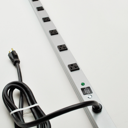 CabinetMate Plug-In Outlet Center Unit / 120V/20A/48 long/10 O/L /6' cord
