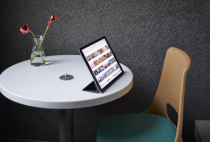 ROUND FPC, 1 OUTLET, USB, BLACK COMBO USB-A AND USB-C