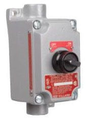 XCS Series - Aluminum Maintained Contact 3-Position Selector Switch Cover With Device - "Hand - Off - Auto" Nameplate - 1NO/1NC Contact Rating