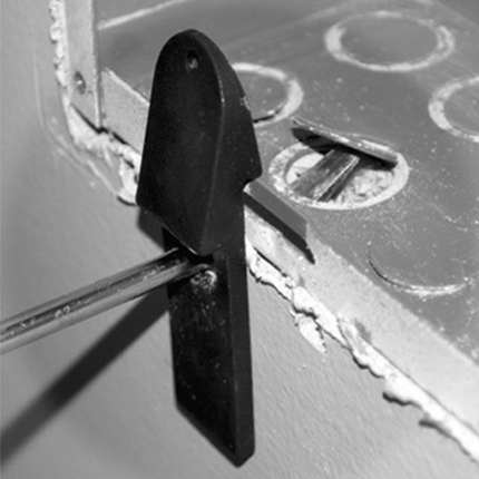 7WBK100, Panel Buddy Knockout Kit